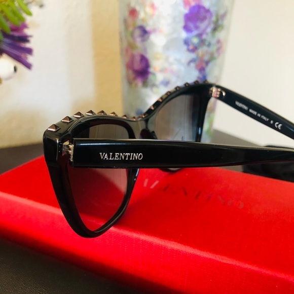 Valentino Sunglasses, Cat eye style, brand new